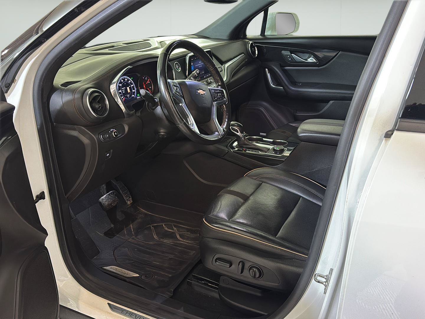 Used 2019 Chevrolet Blazer Premier w/ Sun and Wheels Package FWD image 15