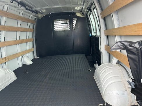 Used 2024 GMC Savana 2500 w/ Driver Convenience Package image 8