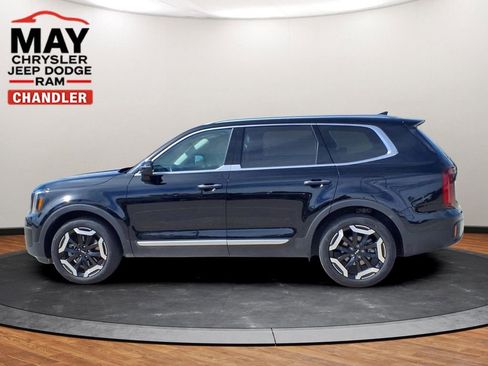 Used 2025 Kia Telluride S FWD image 17