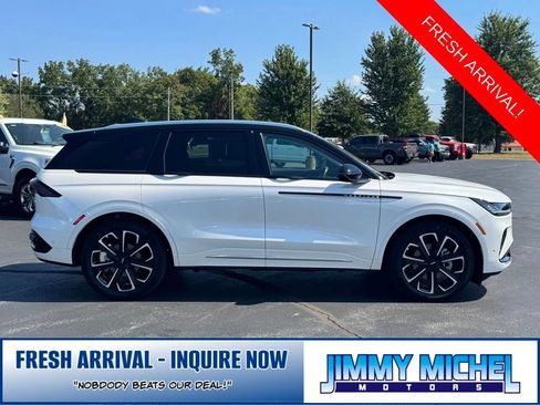 Used 2024 Lincoln Nautilus Reserve w/ Equipment Group 202A AWD/4WD image 22