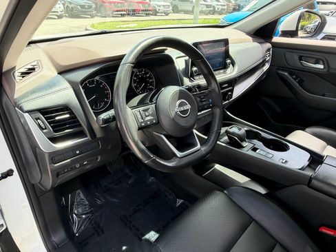 Certified 2023 Nissan Rogue SV w/ SV Premium B Package FWD image 10