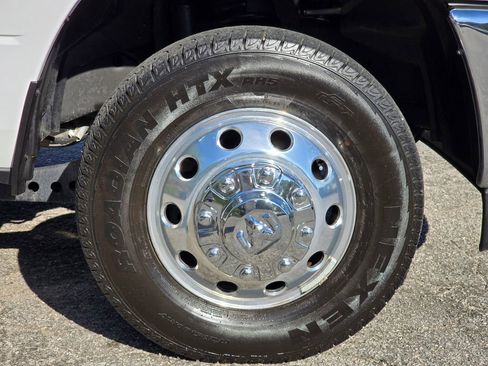 Used 2025 RAM 3500 Tradesman w/ Chrome Appearance Group AWD/4WD image 14