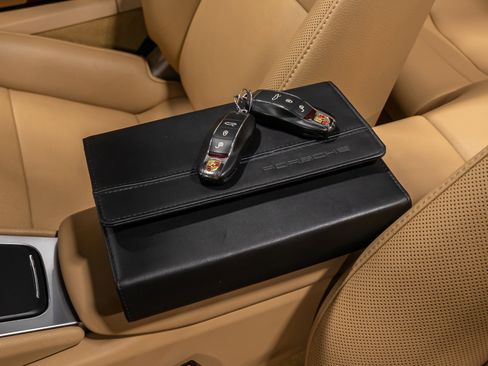 Used 2016 Porsche 911 Carrera 4S image 77