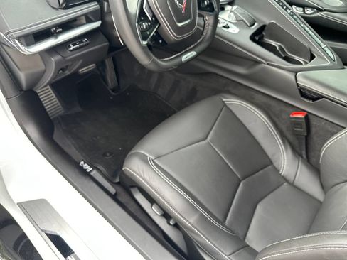 Used 2025 Chevrolet Corvette Z06 RWD image 18