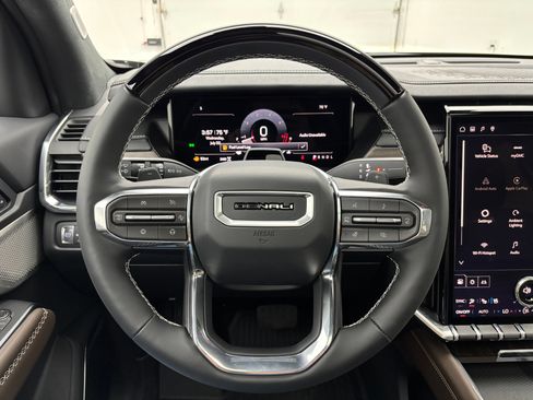 New 2026 GMC Acadia Denali Ultimate w/ LPO, Floor Liner Package AWD/4WD image 23