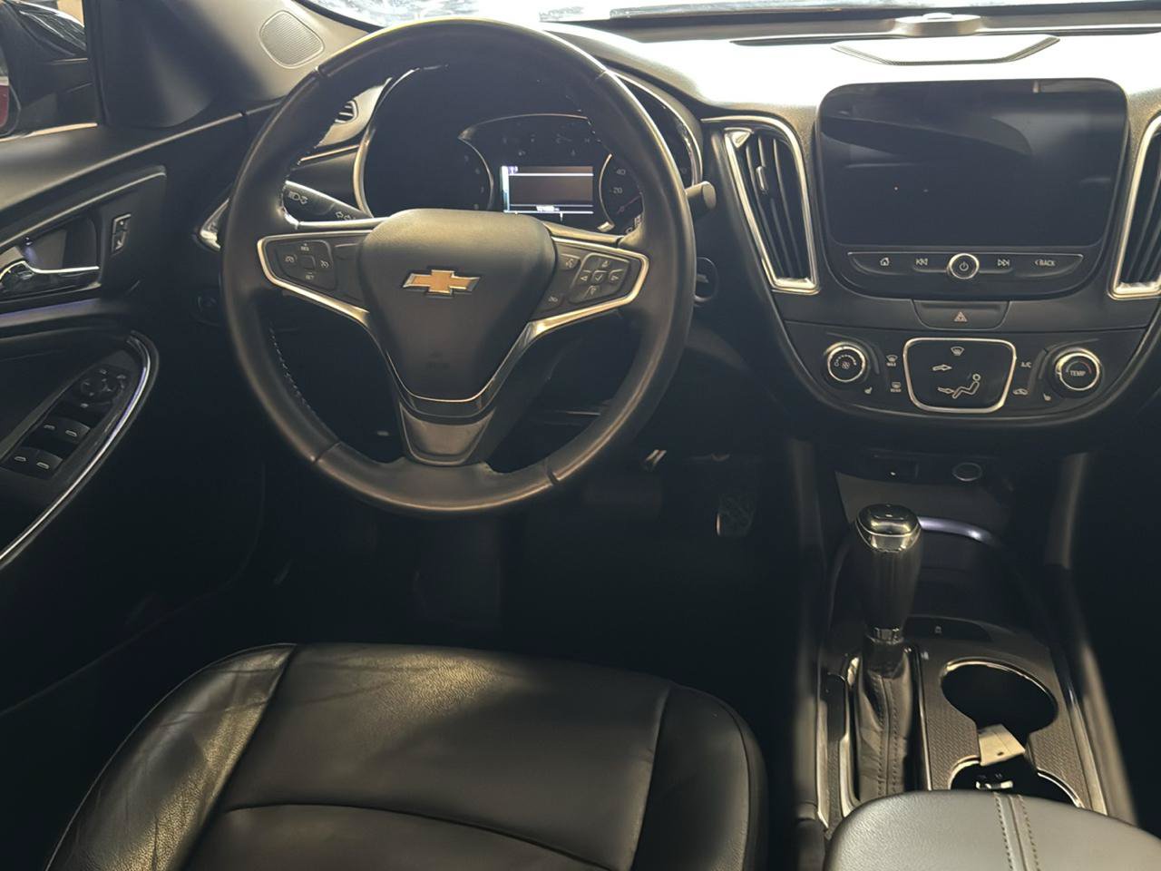 Used 2017 Chevrolet Malibu LT w/ Leather Package FWD image 21