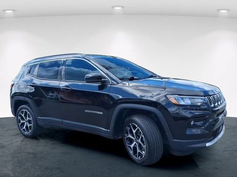 Used 2025 Jeep Compass Limited AWD/4WD image 5