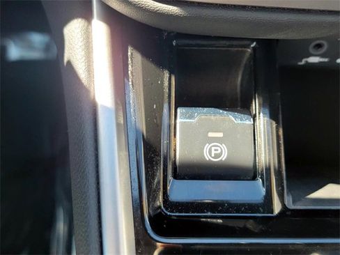 Used 2024 Subaru Outback Limited image 24