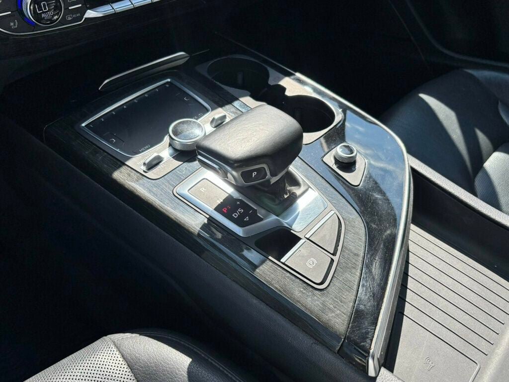 Used 2019 Audi Q7 3.0T Prestige w/ Prestige Package AWD/4WD image 34