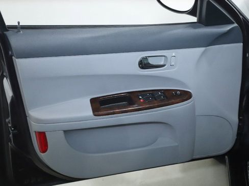 Used 2007 Buick LaCrosse CXL w/ Chromed Appearance Package image 19