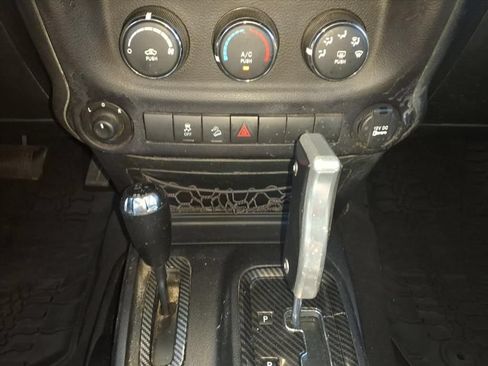 Used 2016 Jeep Wrangler Unlimited Sport w/ Quick Order Package 24S AWD/4WD image 28