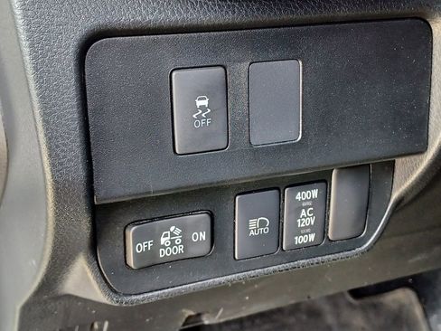 Used 2021 Toyota Tacoma TRD Off-Road w/ TRD Premium Off Road Package AWD/4WD image 14