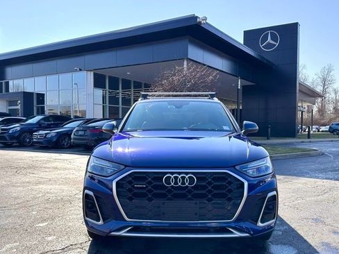 Used 2023 Audi Q5 2.0T Premium w/ Convenience Package image 3