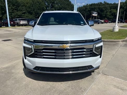 Used 2026 Chevrolet Suburban Premier w/ Sun And Tow Package RWD image 11
