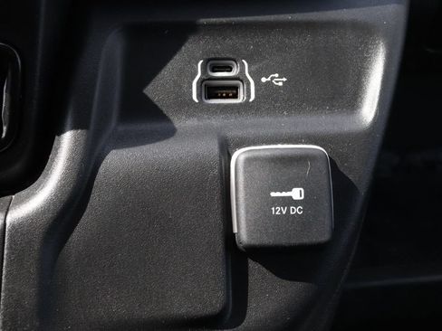Used 2026 RAM ProMaster 2500 w/ Convenience Group FWD image 18