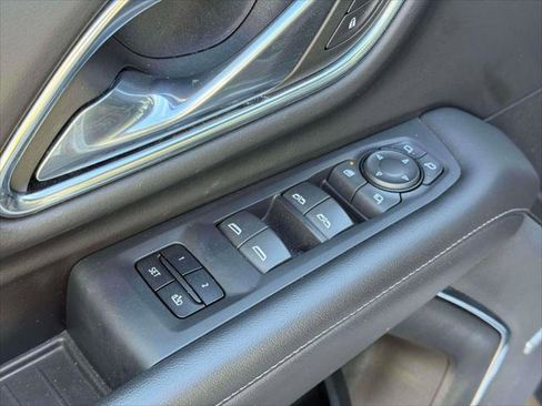 Used 2023 Chevrolet Suburban Z71 w/ Luxury Package image 16