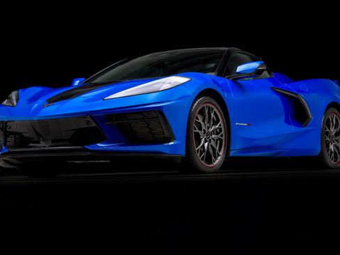 Used 2024 Chevrolet Corvette Stingray Preferred Conv w/ Z51 Performance Package RWD image 10
