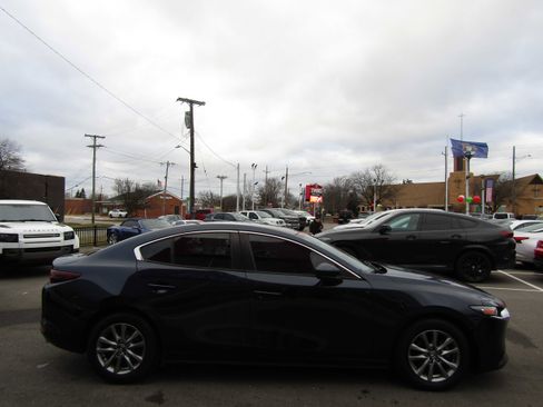 Used 2021 MAZDA MAZDA3 s image 6
