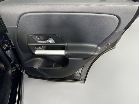 Used 2025 Mercedes-Benz GLA 250 image 28