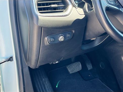 Used 2022 Chevrolet Equinox Premier FWD image 10