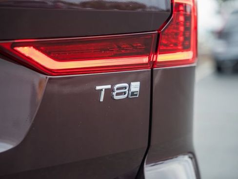 New 2026 Volvo XC60 T8 Plus w/ Protection Package Premier AWD/4WD image 8