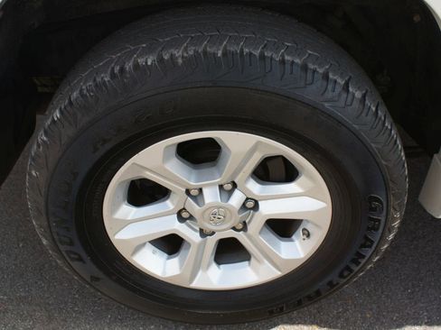 Used 2011 Toyota 4Runner SR5 w/ Convenience Pkg image 23