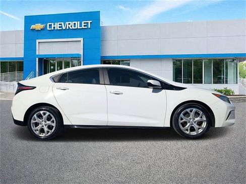 Used 2017 Chevrolet Volt Premier w/ Driver Confidence II Package image 2