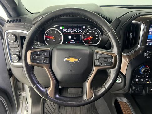 Used 2022 Chevrolet Silverado 2500 High Country w/ Z71 Off-Road Package AWD/4WD image 11
