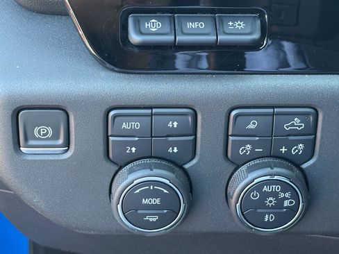 Used 2023 Chevrolet Silverado 1500 ZR2 image 29