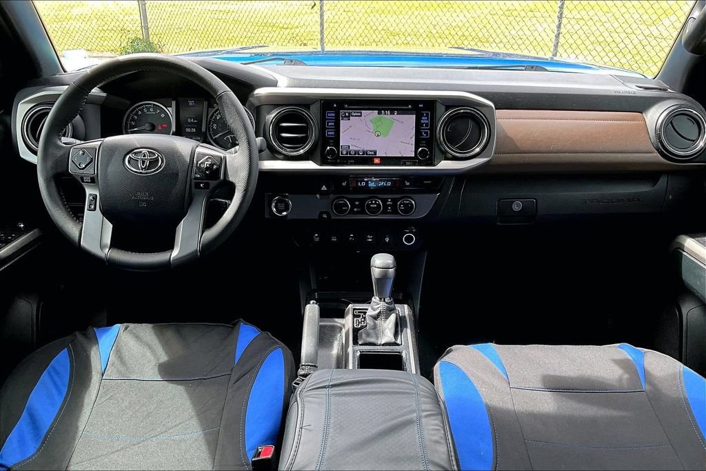 Used 2017 Toyota Tacoma Limited RWD image 15