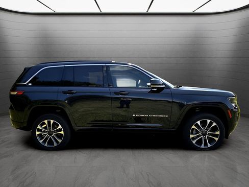 New 2024 Jeep Grand Cherokee Overland w/ Luxury Tech Group IV AWD/4WD image 6