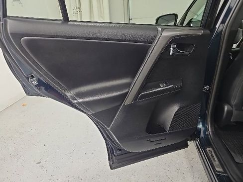 Used 2017 Toyota RAV4 SE AWD/4WD image 28