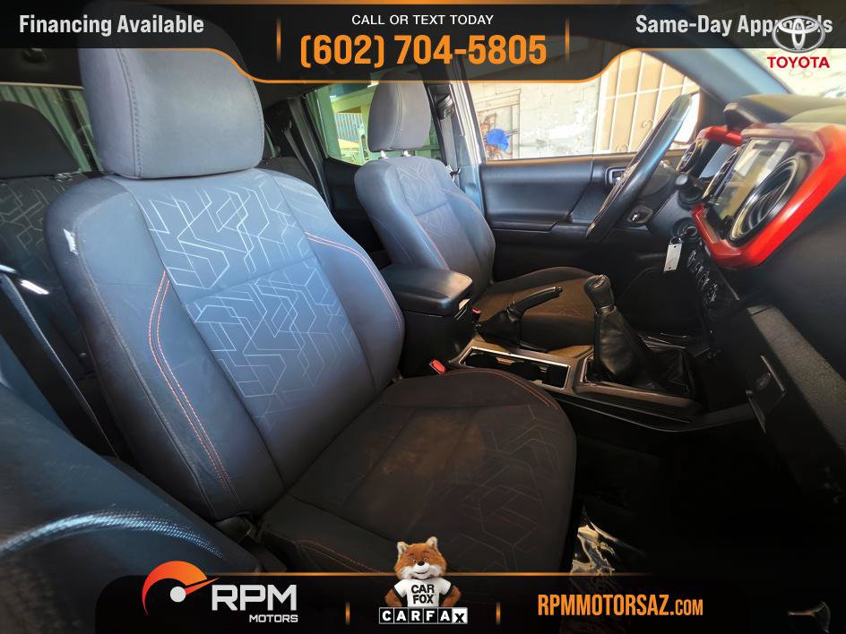Used 2017 Toyota Tacoma TRD Off-Road AWD/4WD image 18