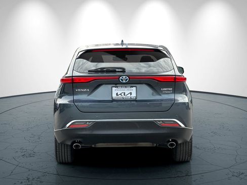 Used 2021 Toyota Venza Limited image 5