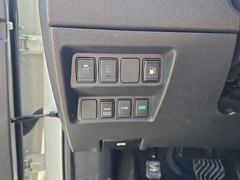 Used 2020 Nissan Rogue SV AWD/4WD image 13