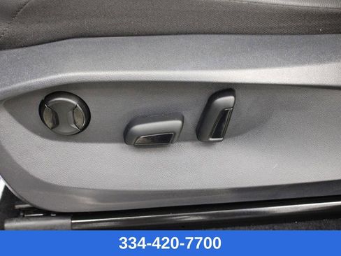 Used 2022 Volkswagen Tiguan SE R-Line image 18