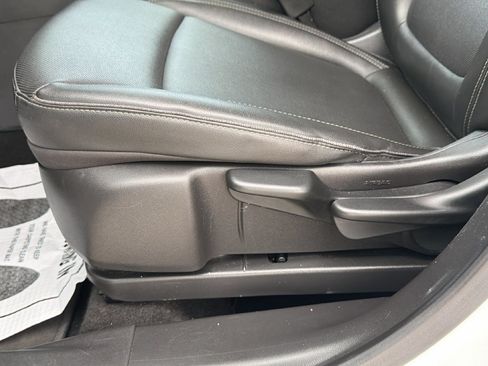 Used 2024 Buick Encore GX Sport Touring AWD/4WD image 11