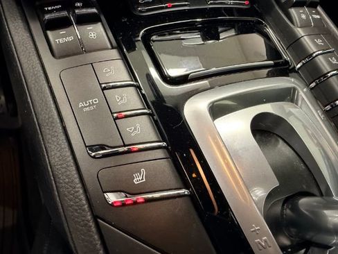 Used 2018 Porsche Cayenne Platinum Edition AWD/4WD image 46