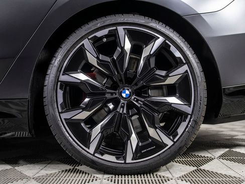 Used 2025 BMW i5 M60 w/ Executive Package image 39