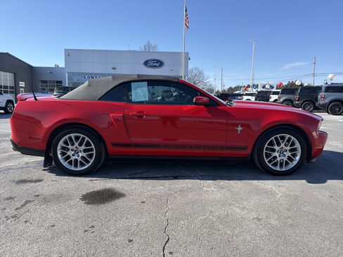 Used 2012 Ford Mustang Premium image 2