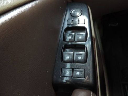 Certified 2018 Chevrolet Tahoe LT image 30