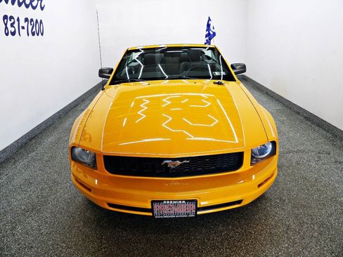 Used 2008 Ford Mustang Premium RWD image 2