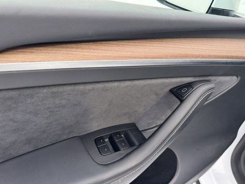 Used 2025 Tesla Model Y Long Range image 12