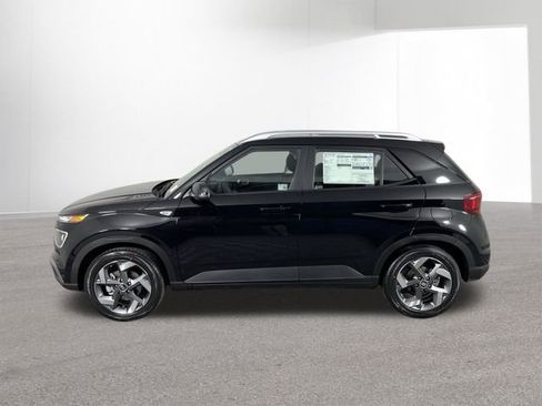 Certified 2025 Hyundai Venue SEL image 14