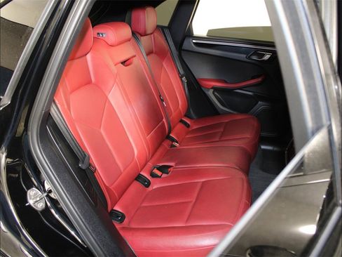 Used 2019 Porsche Macan S image 36