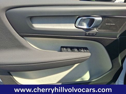 Certified 2025 Volvo XC40 B5 Ultra w/ Protection Package Premier image 13