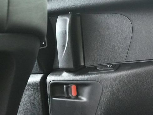 New 2027 Chrysler Pacifica Select AWD/4WD image 31