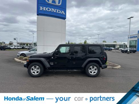 Used 2019 Jeep Wrangler Unlimited Sport S AWD/4WD image 3