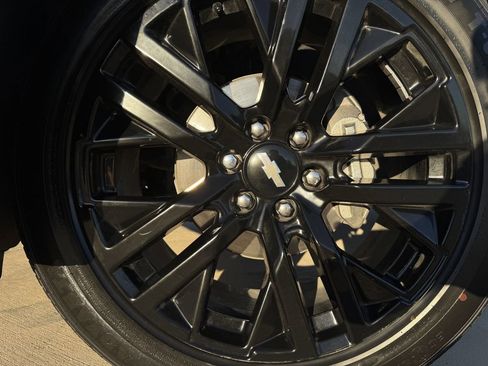 Used 2024 Chevrolet Tahoe High Country w/ Premium Package 2 image 9