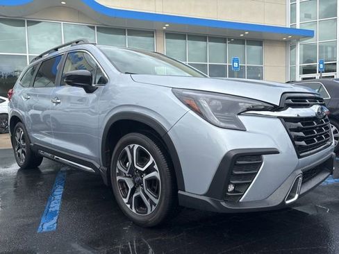 Used 2024 Subaru Ascent Touring w/ Popular Package #2 AWD/4WD image 3